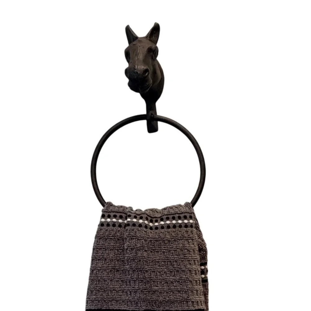 Primitives by Kathy bring equestrian